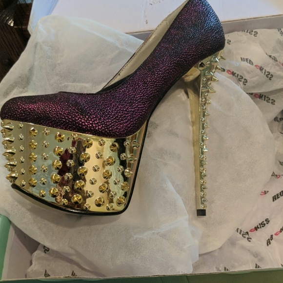 Heels - Picture 2 of 2